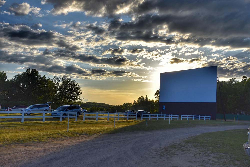 Sunset Drive Inn