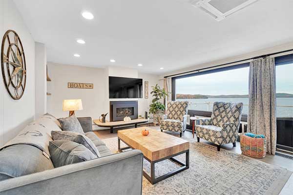 Bay Chalet